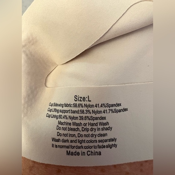 NWT- 36-38 C cup
4 hook with 2 inch extender
Soft breathable, no lines Bra - Picture 3 of 7